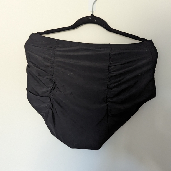 Torrid Size 2 Swim Bottoms with Rouching - Picture 2 of 2